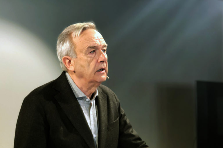 Tor-Aksel Busch foreleser på Fornebu senioruniversitet 2021
